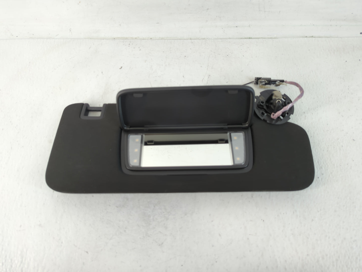 2020 Cadillac Ct4 Sun Visor Shade Replacement Passenger Right Mirror Fits OEM Used Auto Parts - Oemusedautoparts1.com