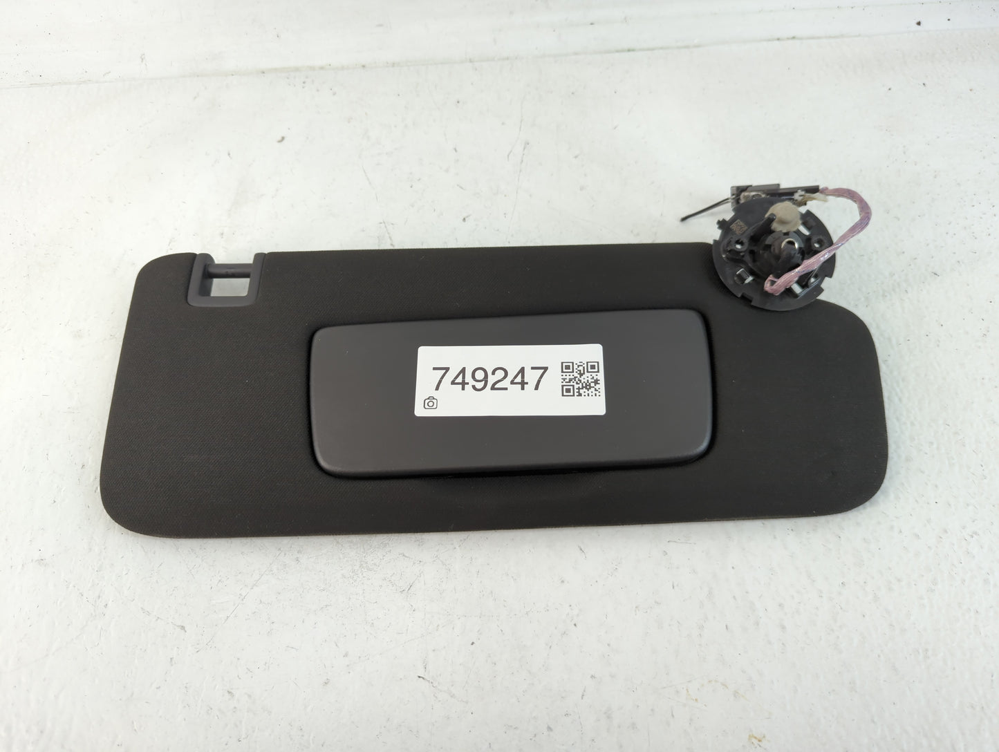 2020 Cadillac Ct4 Sun Visor Shade Replacement Passenger Right Mirror Fits OEM Used Auto Parts - Oemusedautoparts1.com