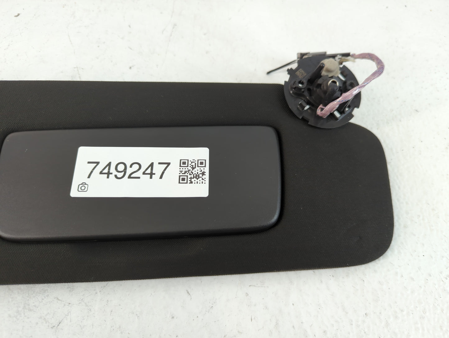 2020 Cadillac Ct4 Sun Visor Shade Replacement Passenger Right Mirror Fits OEM Used Auto Parts - Oemusedautoparts1.com