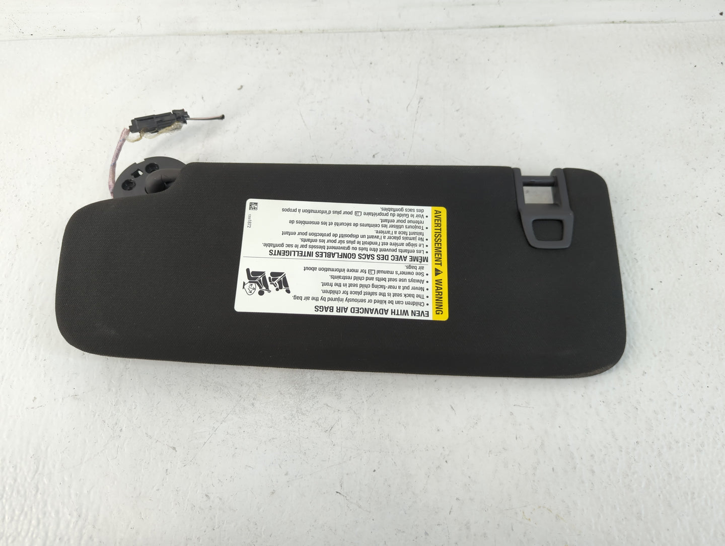 2020 Cadillac Ct4 Sun Visor Shade Replacement Passenger Right Mirror Fits OEM Used Auto Parts - Oemusedautoparts1.com