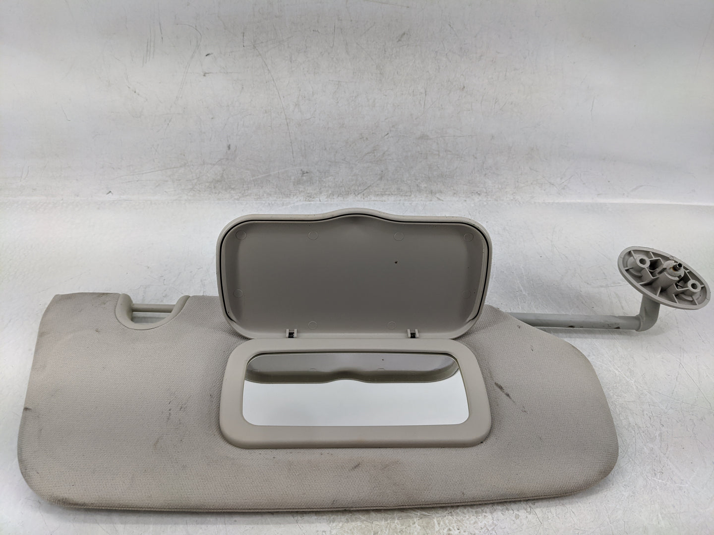2020 Cadillac Ct5 Sun Visor Shade Replacement Passenger Right Mirror Fits OEM Used Auto Parts - Oemusedautoparts1.com