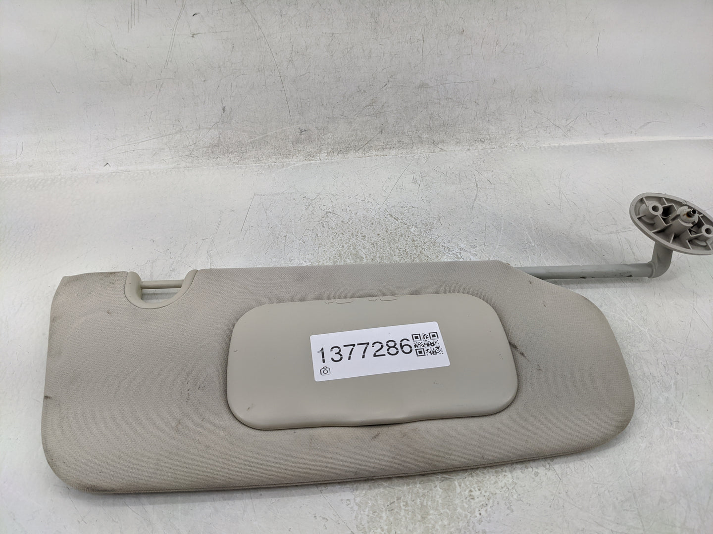 2020 Cadillac Ct5 Sun Visor Shade Replacement Passenger Right Mirror Fits OEM Used Auto Parts - Oemusedautoparts1.com