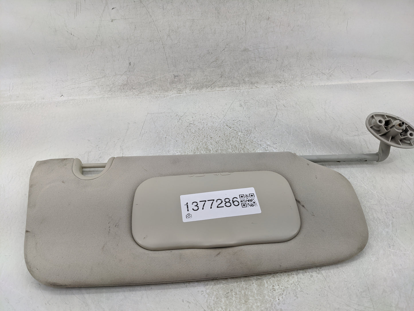 2020 Cadillac Ct5 Sun Visor Shade Replacement Passenger Right Mirror Fits OEM Used Auto Parts - Oemusedautoparts1.com