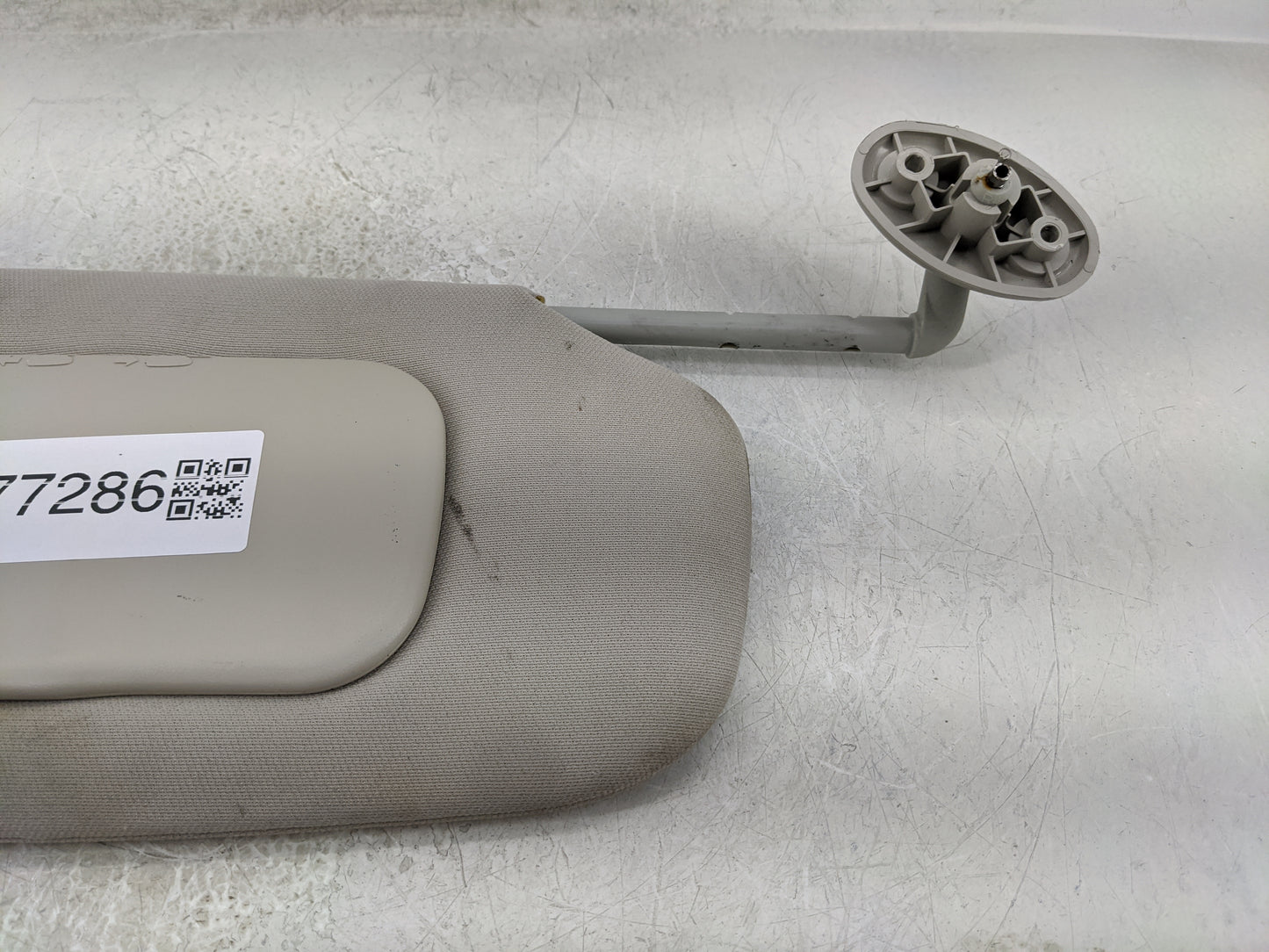 2020 Cadillac Ct5 Sun Visor Shade Replacement Passenger Right Mirror Fits OEM Used Auto Parts - Oemusedautoparts1.com