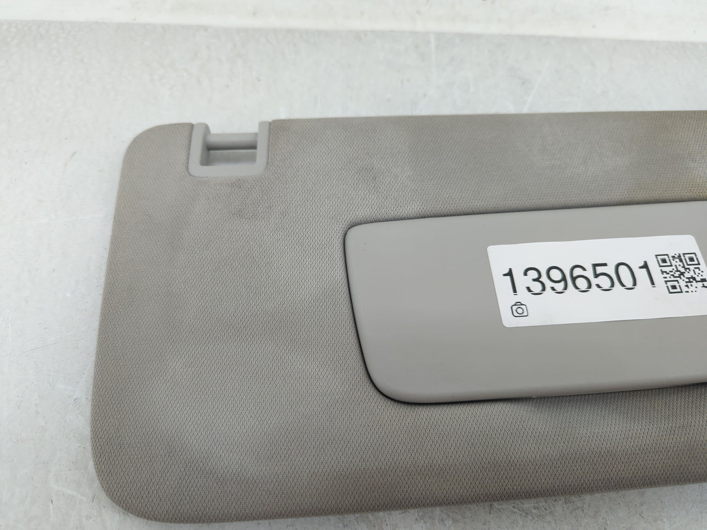2020 Cadillac Ct5 Sun Visor Shade Replacement Passenger Right Mirror Fits OEM Used Auto Parts - Oemusedautoparts1.com