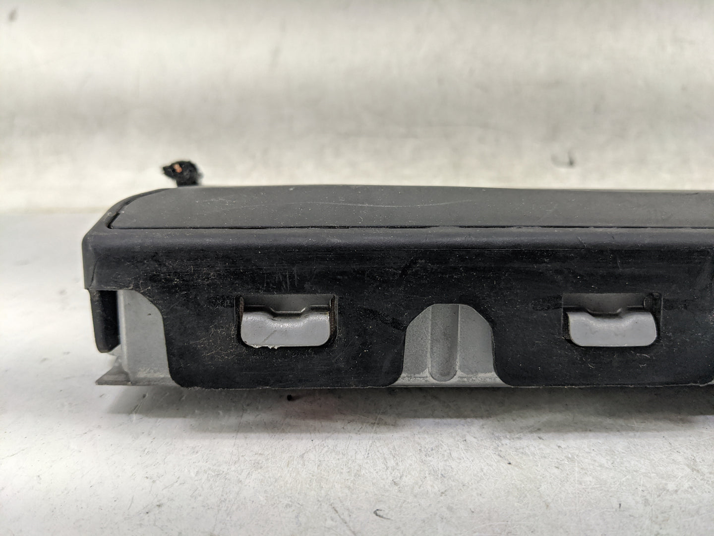 2016-2018 Cadillac Ct6 Air Bag Passenger Right Knee OEM P/N:22823445 23420286, TG11D06002, 0589-P1-000363 Fits Fits 2016 201