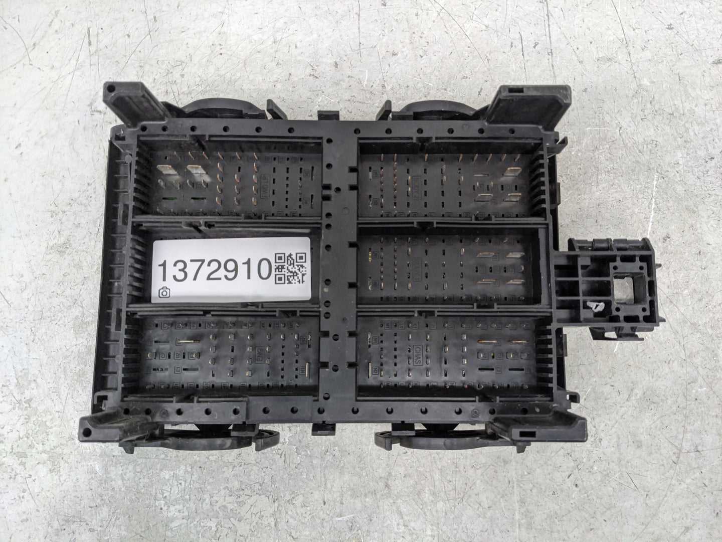 2015-2020 Cadillac Escalade Fusebox Fuse Box Panel Relay Module P/N:84017672 Fits Fits 2015 2016 2017 2018 2019 2020 OEM Use