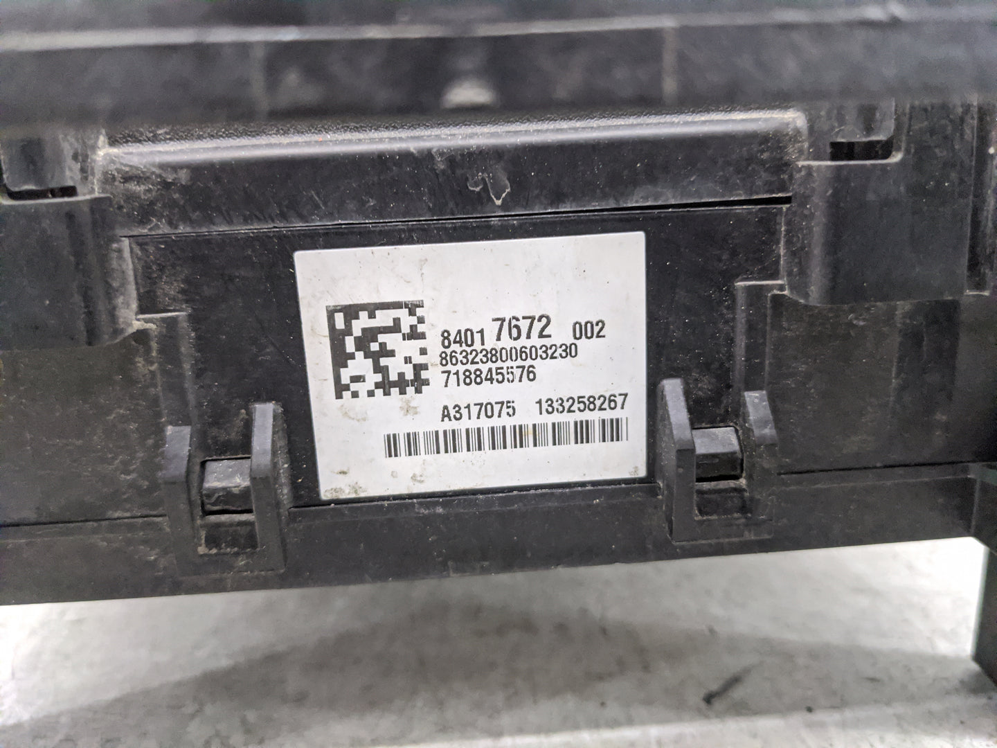2015-2020 Cadillac Escalade Fusebox Fuse Box Panel Relay Module P/N:84017672 Fits Fits 2015 2016 2017 2018 2019 2020 OEM Use