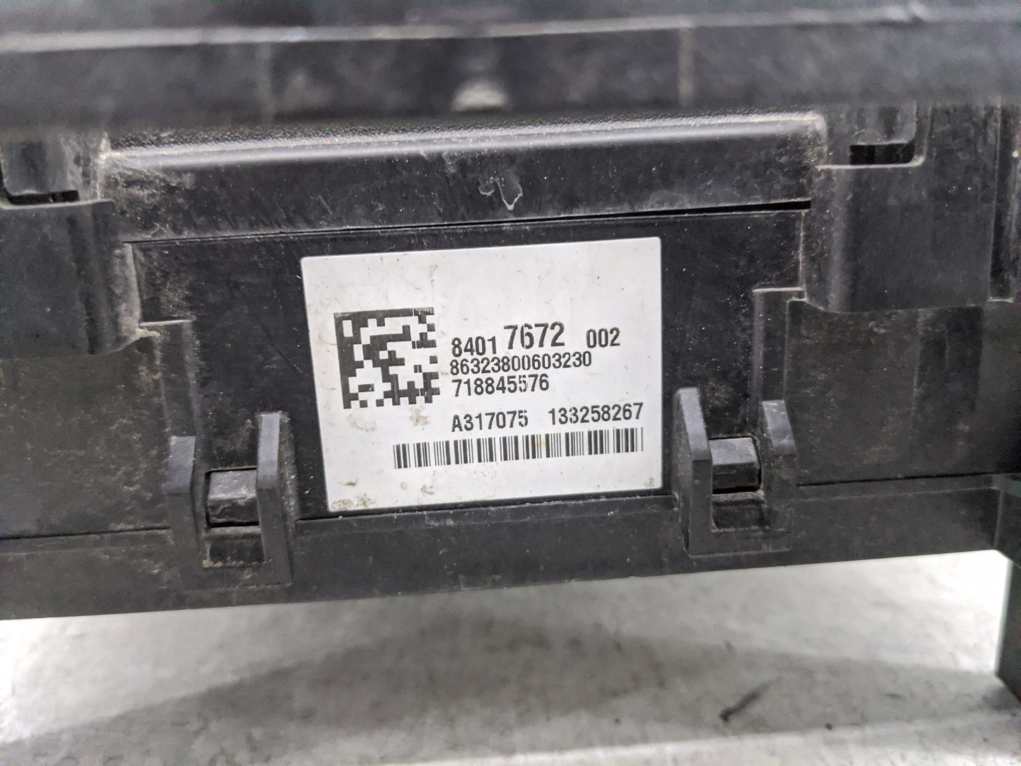 2015-2020 Cadillac Escalade Fusebox Fuse Box Panel Relay Module P/N:84017672 Fits Fits 2015 2016 2017 2018 2019 2020 OEM Use
