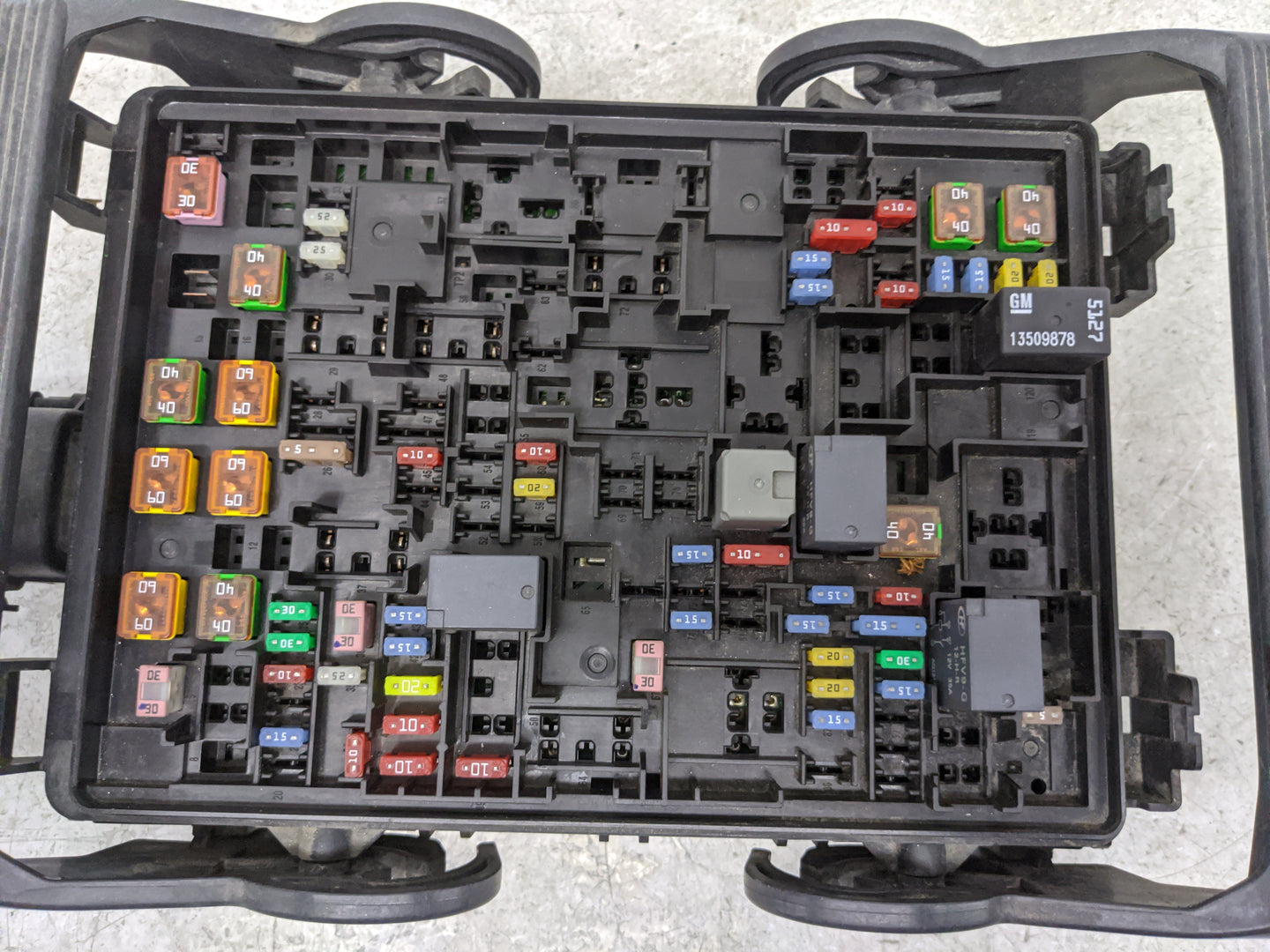 2015-2020 Cadillac Escalade Fusebox Fuse Box Panel Relay Module P/N:84017672 Fits Fits 2015 2016 2017 2018 2019 2020 OEM Use