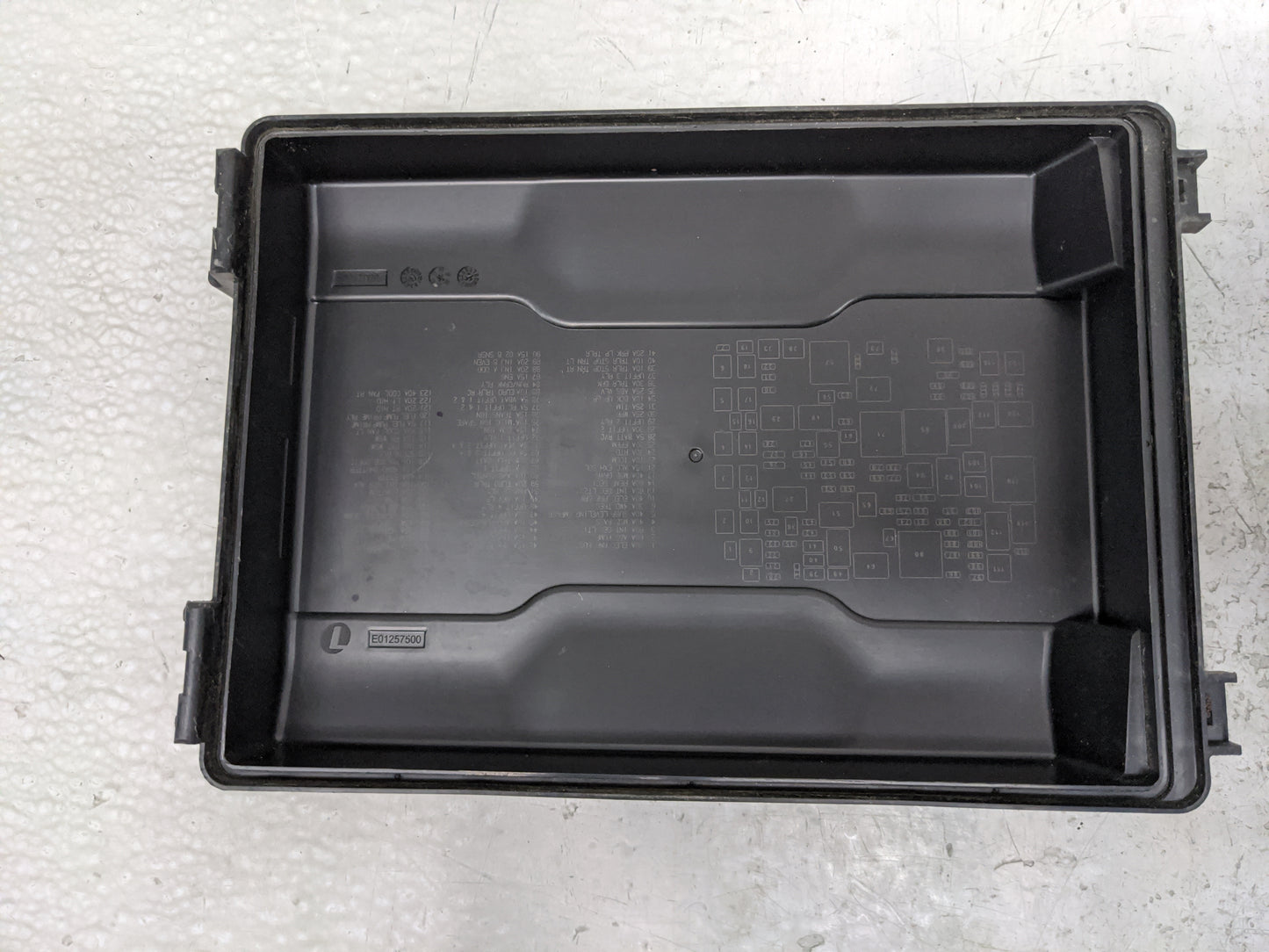 2015-2020 Cadillac Escalade Fusebox Fuse Box Panel Relay Module P/N:84017672 Fits Fits 2015 2016 2017 2018 2019 2020 OEM Use