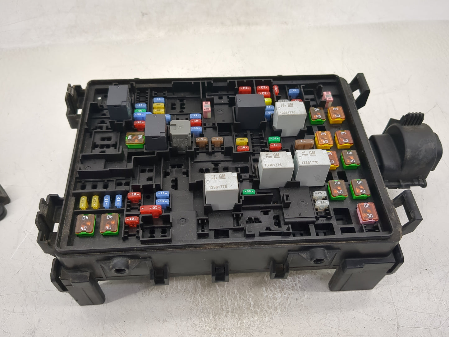 2015-2020 Cadillac Escalade Fusebox Fuse Box Panel Relay Module P/N:23225905 Fits Fits 2015 2016 2017 2018 2019 2020 OEM Use