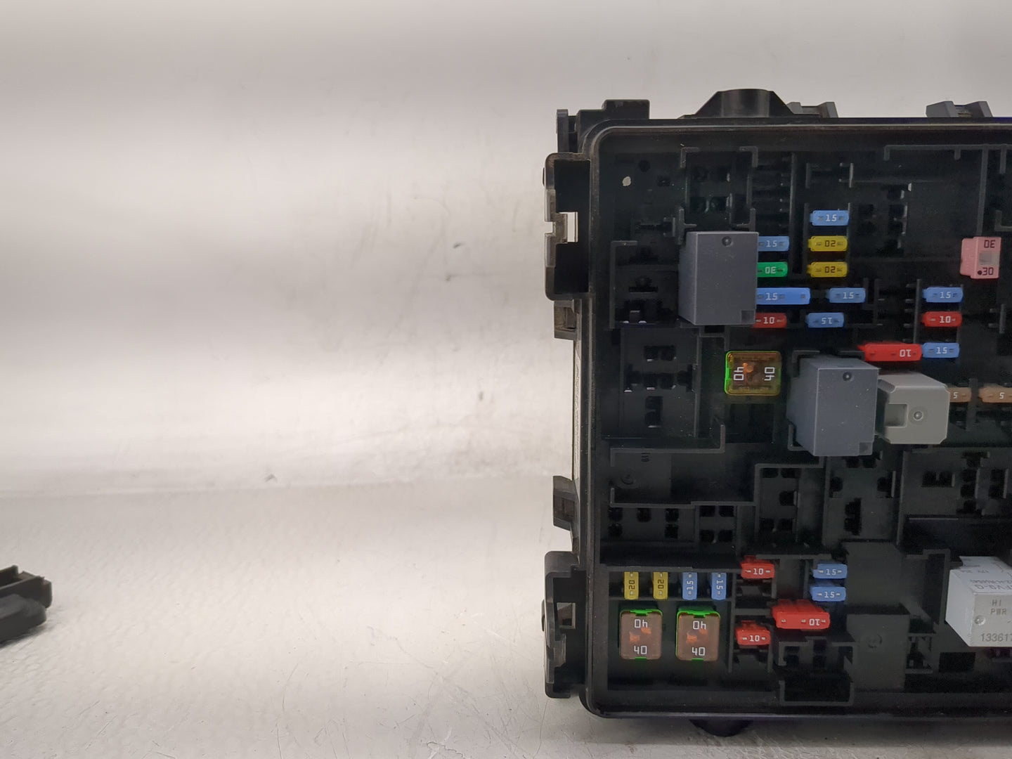 2015-2020 Cadillac Escalade Fusebox Fuse Box Panel Relay Module P/N:23225905 Fits Fits 2015 2016 2017 2018 2019 2020 OEM Use