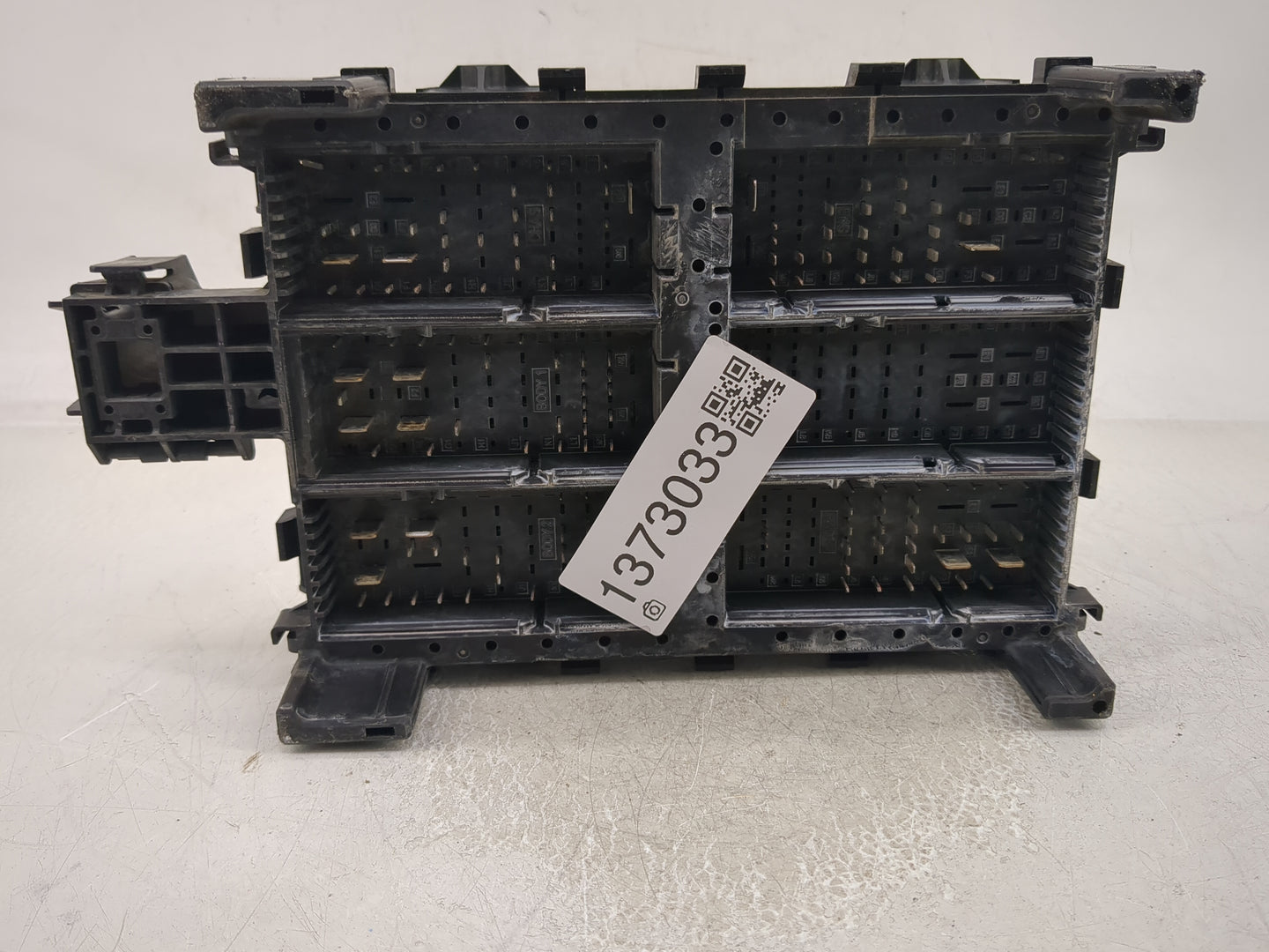 2015-2020 Cadillac Escalade Fusebox Fuse Box Panel Relay Module P/N:23225905 Fits Fits 2015 2016 2017 2018 2019 2020 OEM Use
