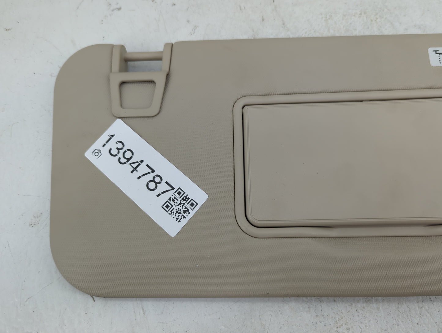 2020 Cadillac Escalade Sun Visor Shade Replacement Passenger Right Mirror Fits OEM Used Auto Parts - Oemusedautoparts1.com