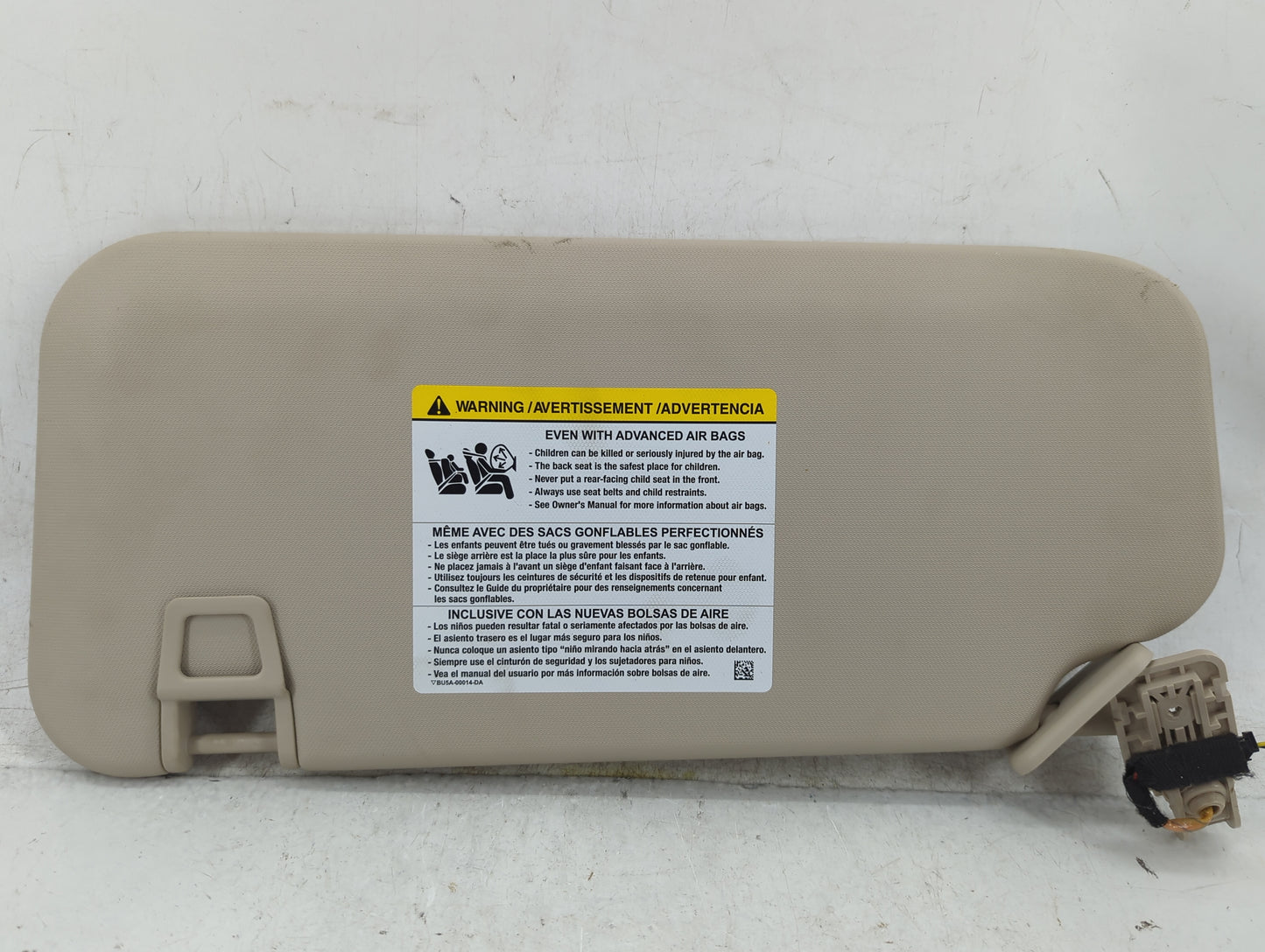 2020 Cadillac Escalade Sun Visor Shade Replacement Passenger Right Mirror Fits OEM Used Auto Parts - Oemusedautoparts1.com