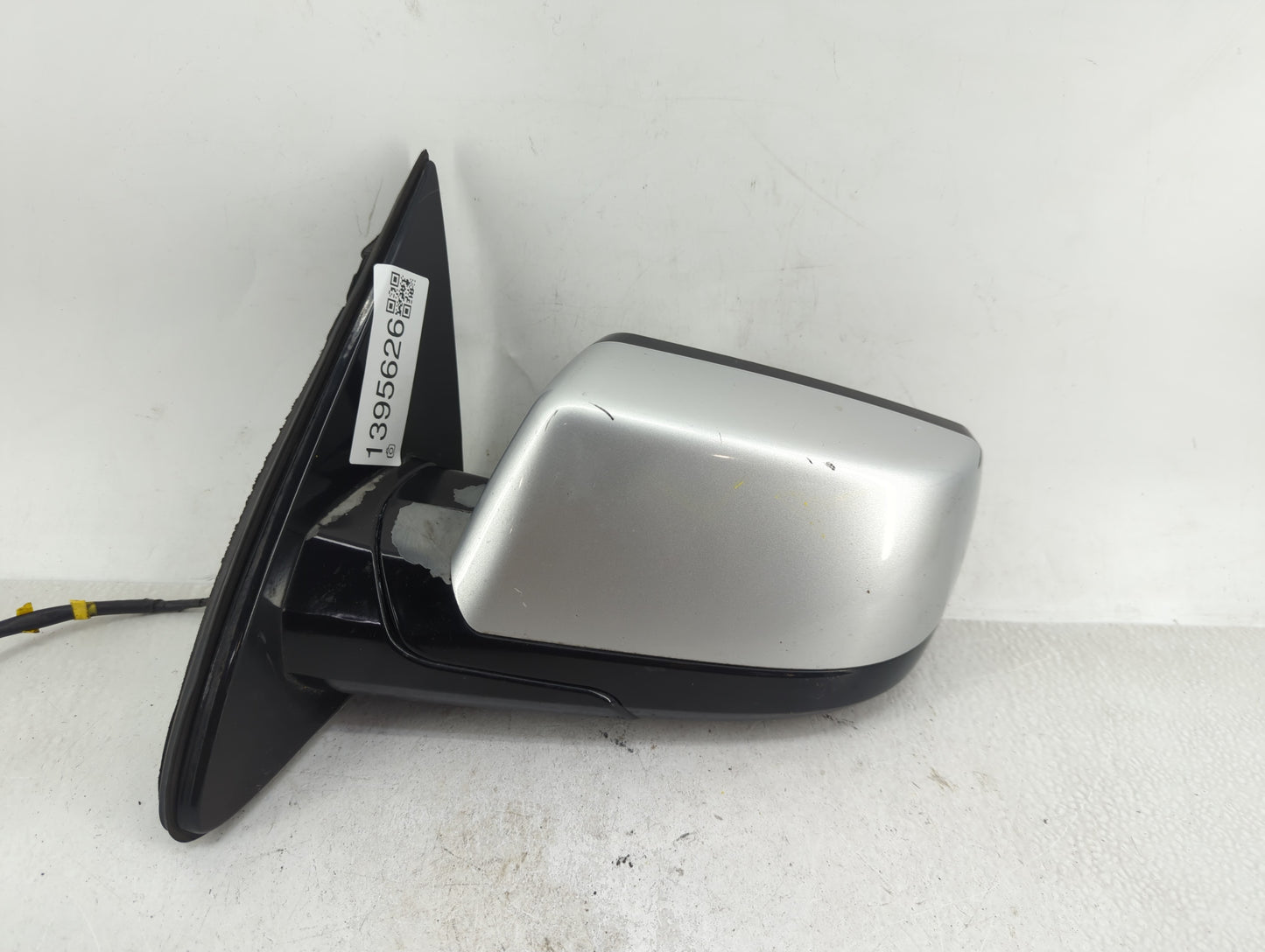 2019-2020 Cadillac Escalade Driver Side View Mirror - Left Door Mirror OEM Used - Oemusedautoparts1.com