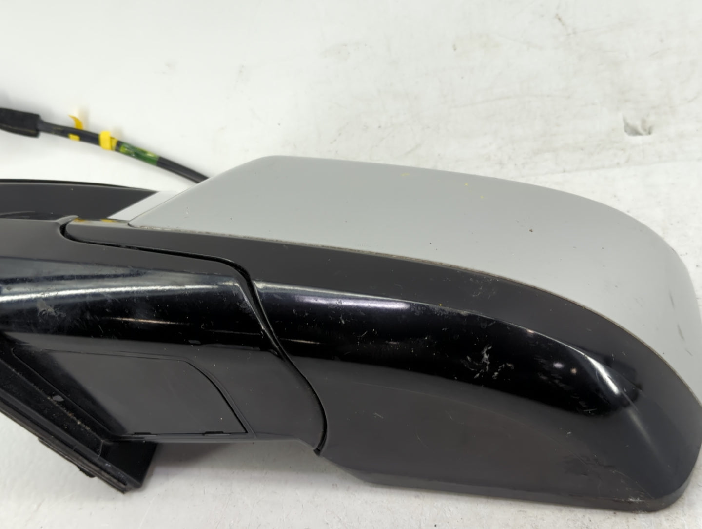 2019-2020 Cadillac Escalade Driver Side View Mirror - Left Door Mirror OEM Used - Oemusedautoparts1.com