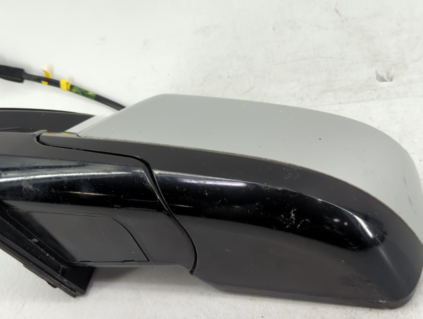 2019-2020 Cadillac Escalade Driver Side View Mirror - Left Door Mirror OEM Used - Oemusedautoparts1.com
