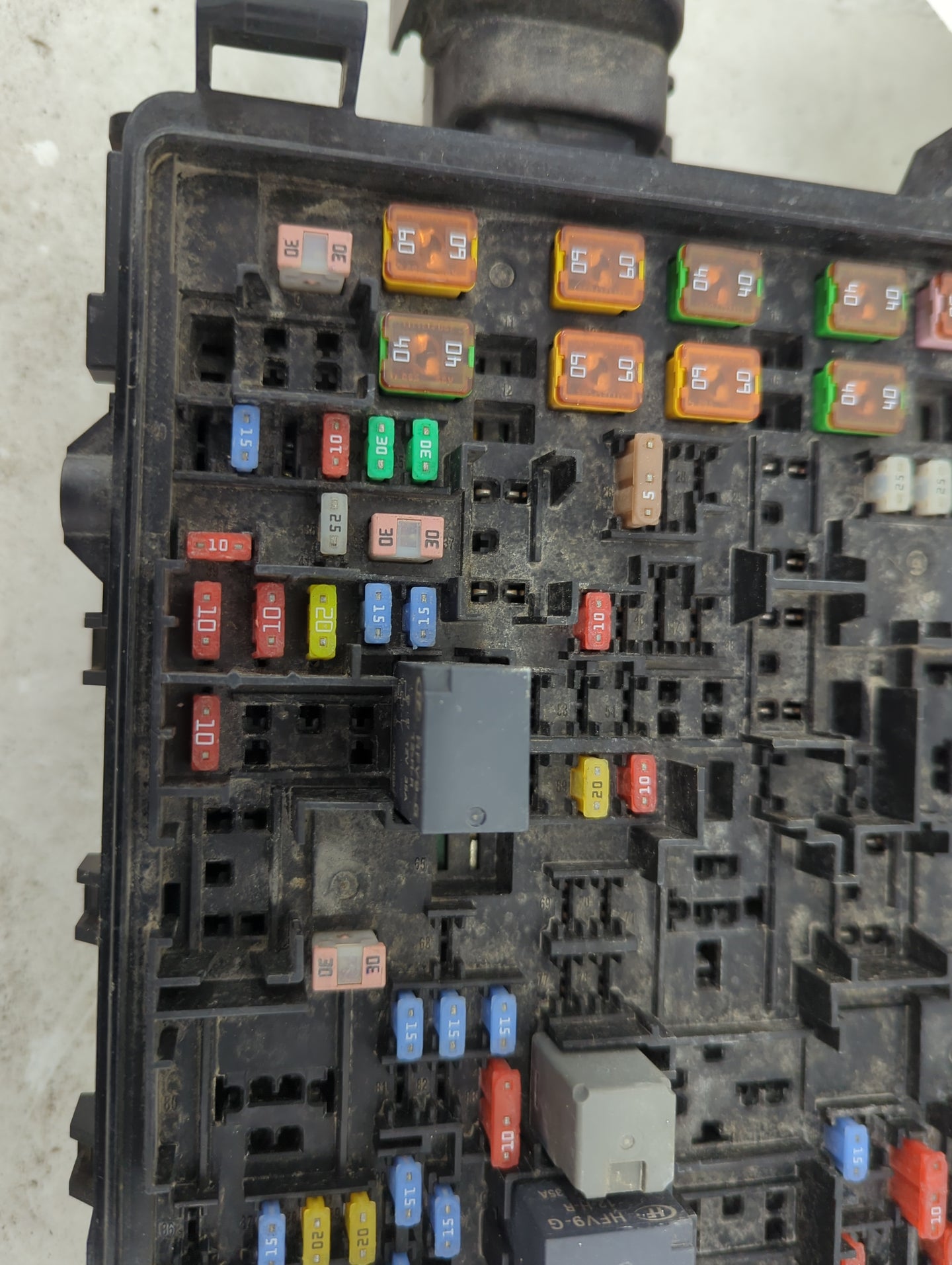 2015-2020 Cadillac Escalade Fusebox Fuse Box Panel Relay Module P/N:84114437 Fits Fits 2015 2016 2017 2018 2019 2020 OEM Use