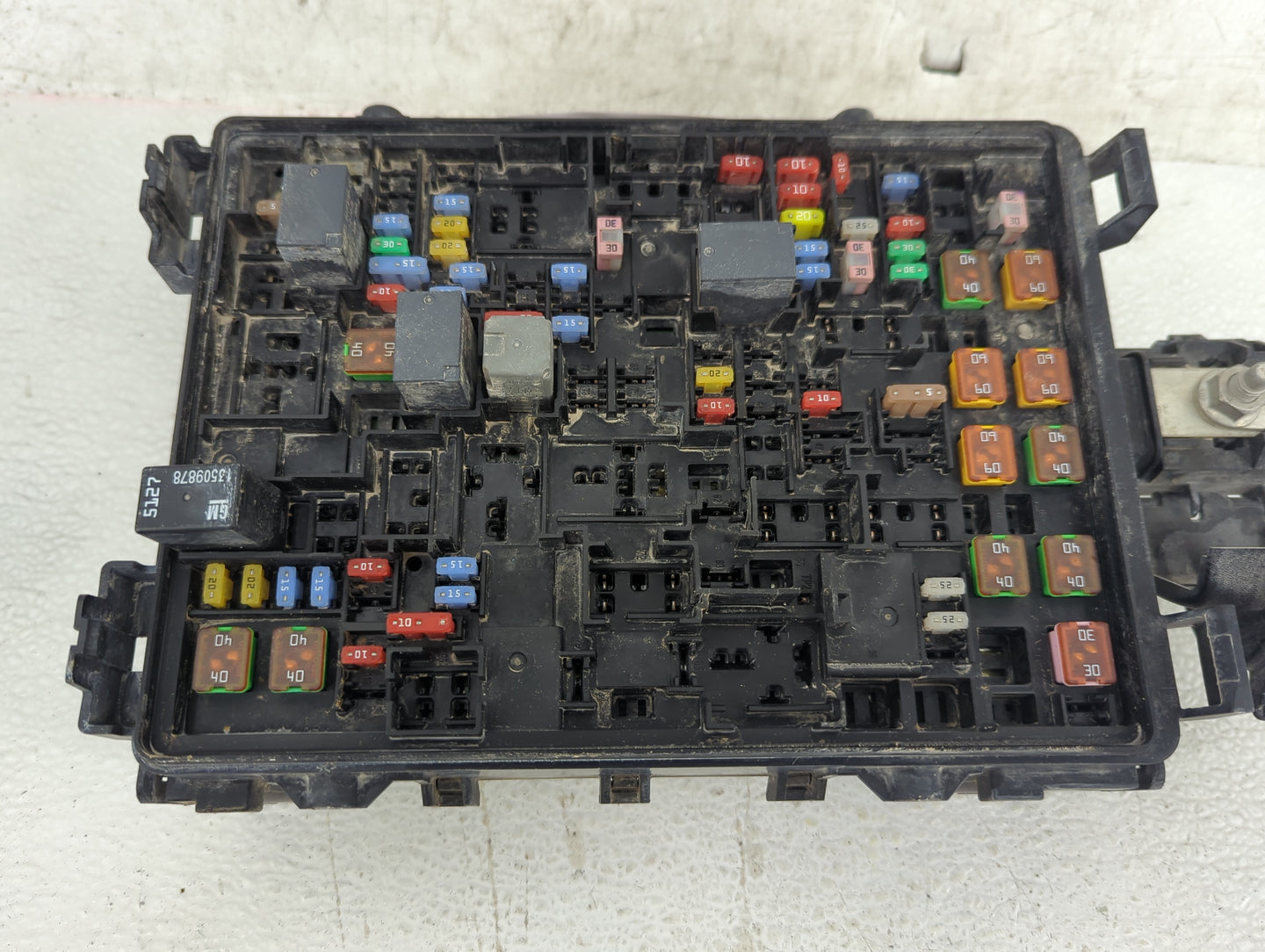 2015-2020 Cadillac Escalade Fusebox Fuse Box Panel Relay Module P/N:84114437 Fits Fits 2015 2016 2017 2018 2019 2020 OEM Use