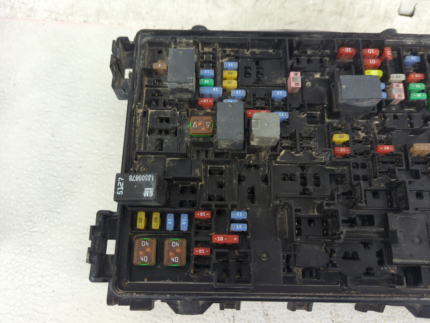 2015-2020 Cadillac Escalade Fusebox Fuse Box Panel Relay Module P/N:84114437 Fits Fits 2015 2016 2017 2018 2019 2020 OEM Use
