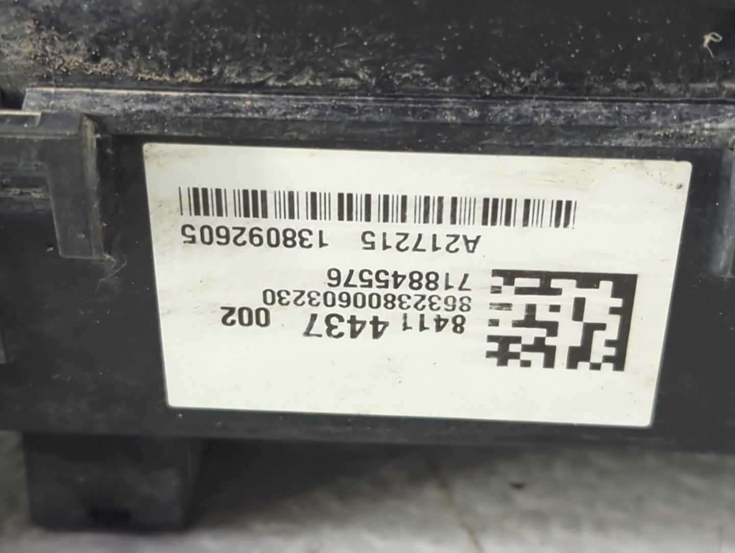 2015-2020 Cadillac Escalade Fusebox Fuse Box Panel Relay Module P/N:84114437 Fits Fits 2015 2016 2017 2018 2019 2020 OEM Use