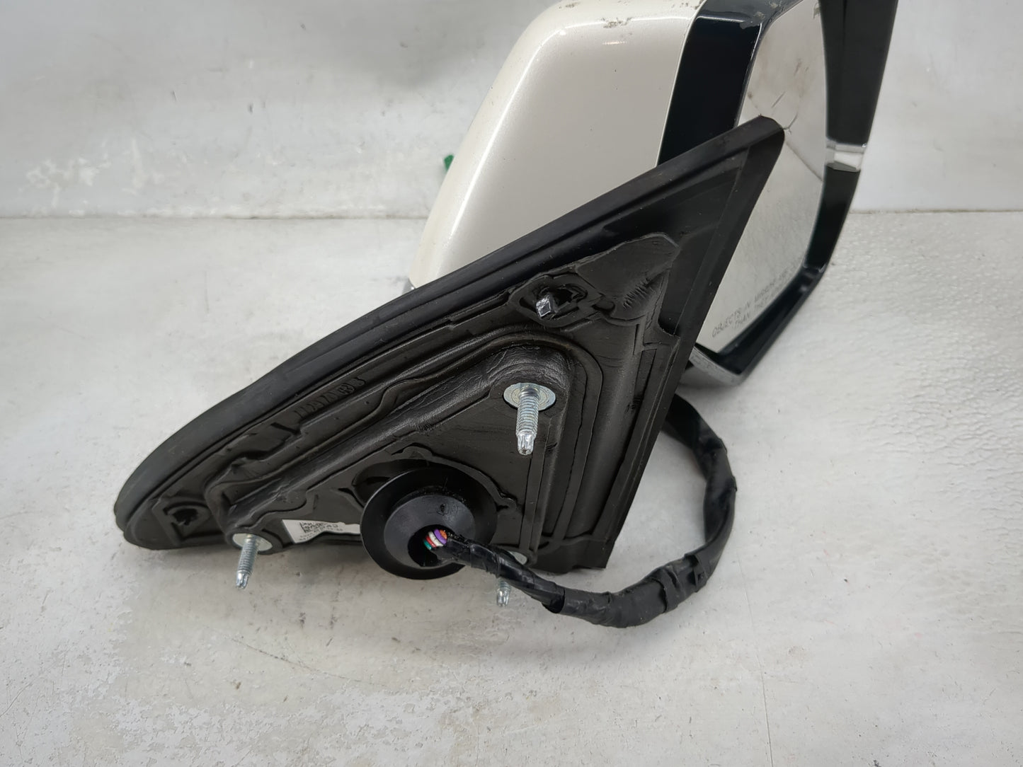 2020 Cadillac Escalade Passenger Side View Mirror - Right Door Mirror OEM Used - Oemusedautoparts1.com