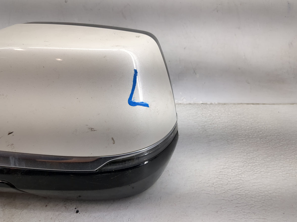 2019-2020 Cadillac Escalade Driver Side View Mirror - Left Door Mirror OEM Used - Oemusedautoparts1.com