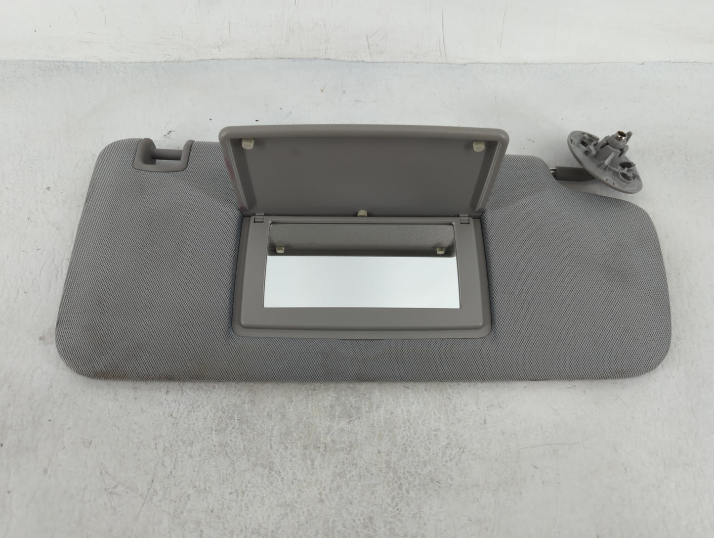 2020 Cadillac Escalade Sun Visor Shade Replacement Passenger Right Mirror Fits OEM Used Auto Parts - Oemusedautoparts1.com
