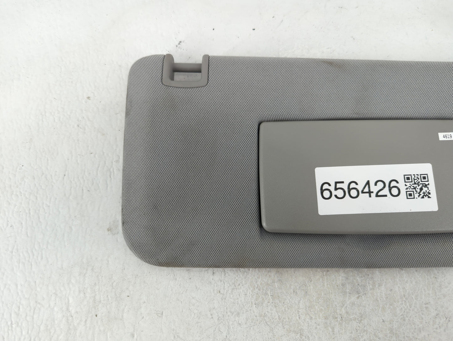 2020 Cadillac Escalade Sun Visor Shade Replacement Passenger Right Mirror Fits OEM Used Auto Parts - Oemusedautoparts1.com