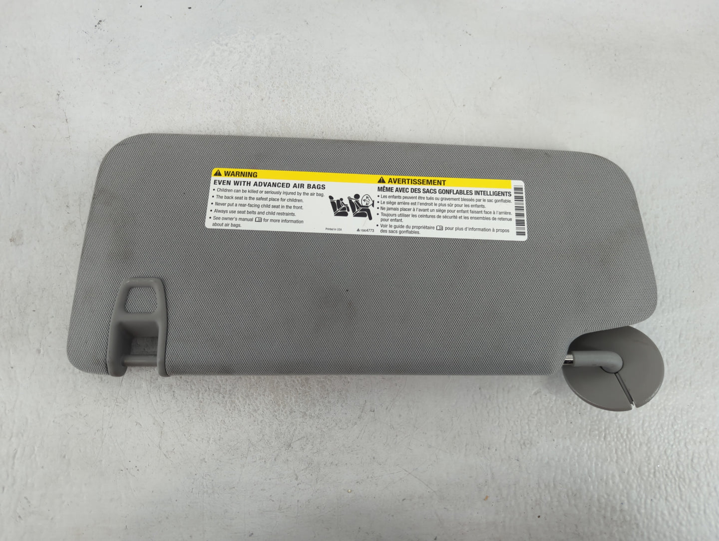 2020 Cadillac Escalade Sun Visor Shade Replacement Passenger Right Mirror Fits OEM Used Auto Parts - Oemusedautoparts1.com