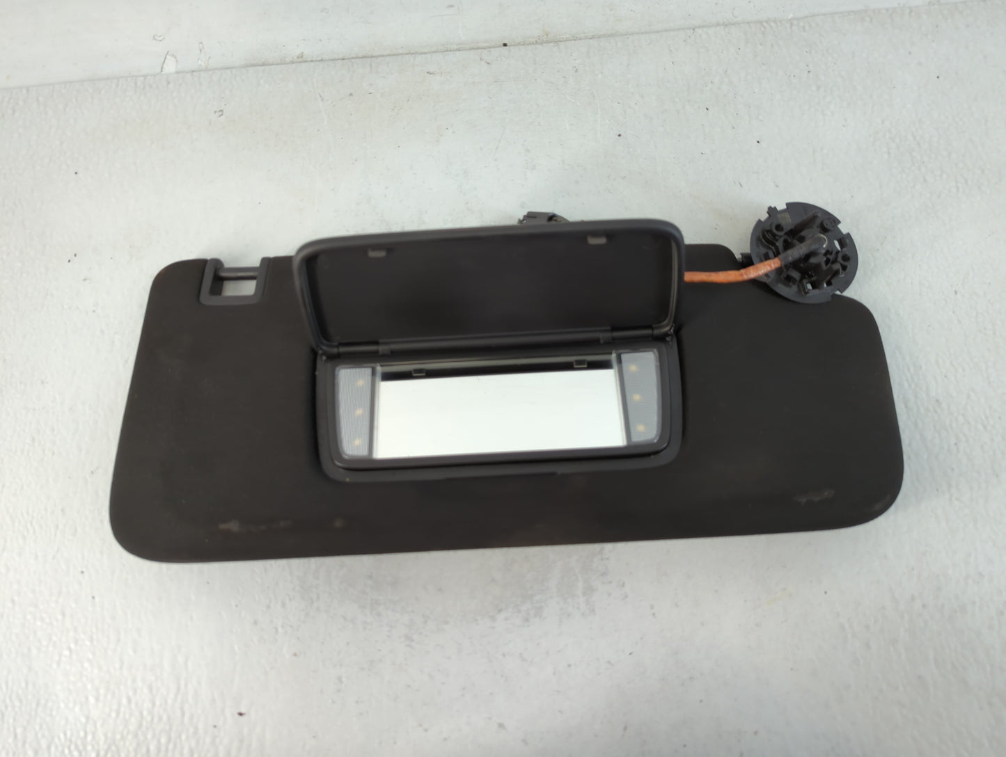 2019-2020 Cadillac Xt4 Sun Visor Shade Replacement Passenger Right Mirror Fits Fits 2019 2020 OEM Used Auto Parts - Oemuseda