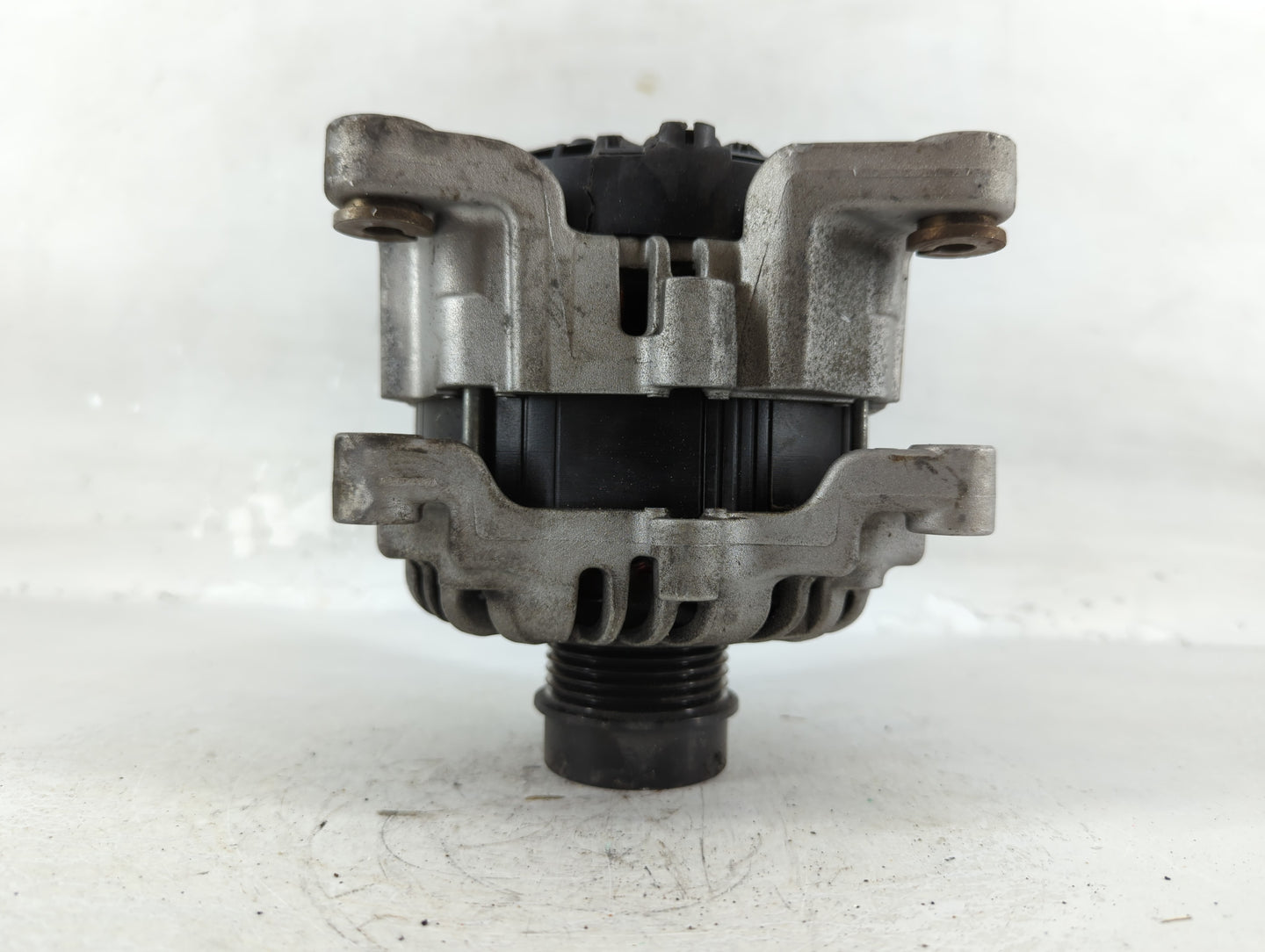 2020 Cadillac Xt4 Alternator Replacement Generator Charging Assembly Engine OEM P/N:13544124 Fits Fits 2021 2022 OEM Used Au