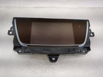 compare product 2020 Cadillac Xt5 Information Display Screen