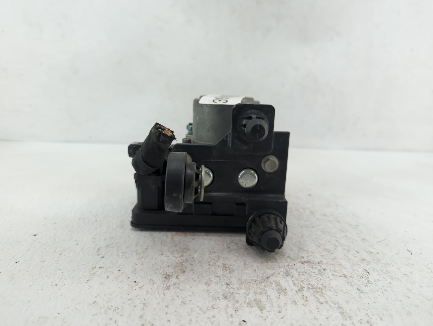 2018 Cadillac Xt5 ABS Pump Control Module Replacement P/N:84738977 84503307 Fits OEM Used Auto Parts - Oemusedautoparts1.com