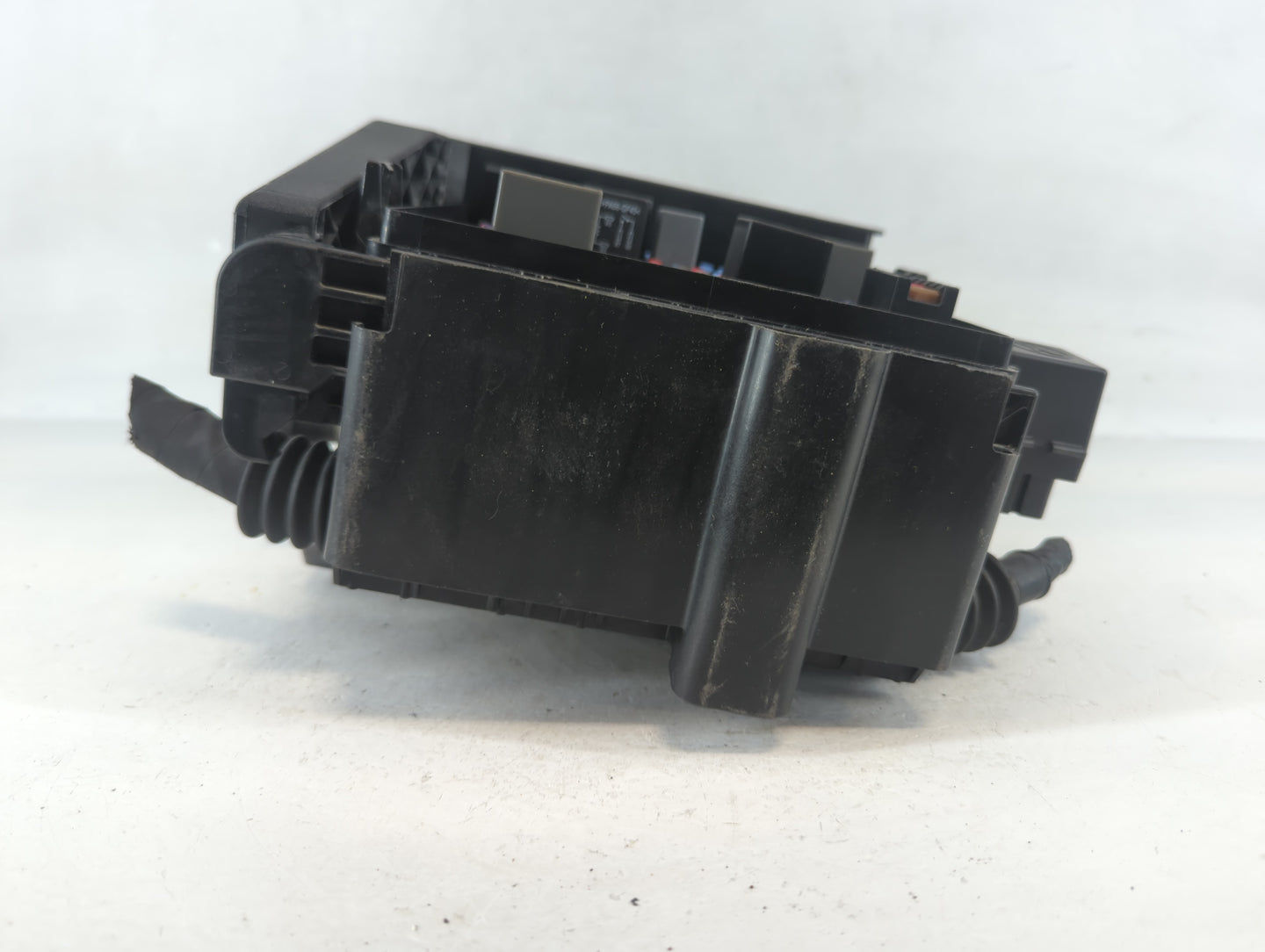 2020 Cadillac Xt5 Fusebox Fuse Box Panel Relay Module P/N:PA66-GF13 7154-0936-30 Fits OEM Used Auto Parts - Oemusedautoparts