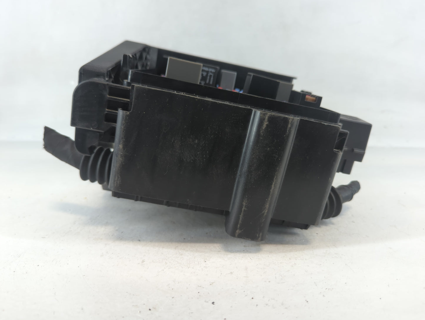 2020 Cadillac Xt5 Fusebox Fuse Box Panel Relay Module P/N:PA66-GF13 7154-0936-30 Fits OEM Used Auto Parts - Oemusedautoparts