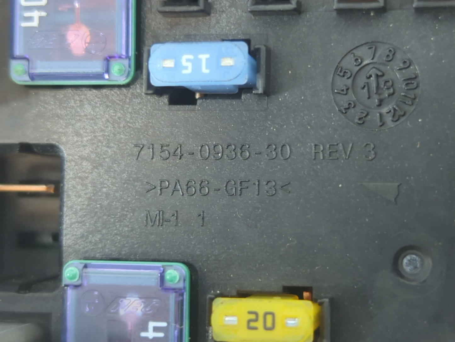 2020 Cadillac Xt5 Fusebox Fuse Box Panel Relay Module P/N:PA66-GF13 7154-0936-30 Fits OEM Used Auto Parts - Oemusedautoparts