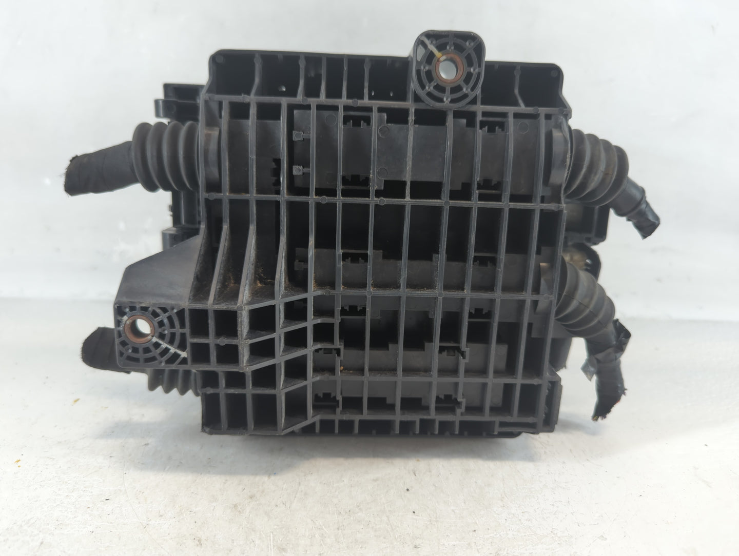 2020 Cadillac Xt5 Fusebox Fuse Box Panel Relay Module P/N:PA66-GF13 7154-0936-30 Fits OEM Used Auto Parts - Oemusedautoparts