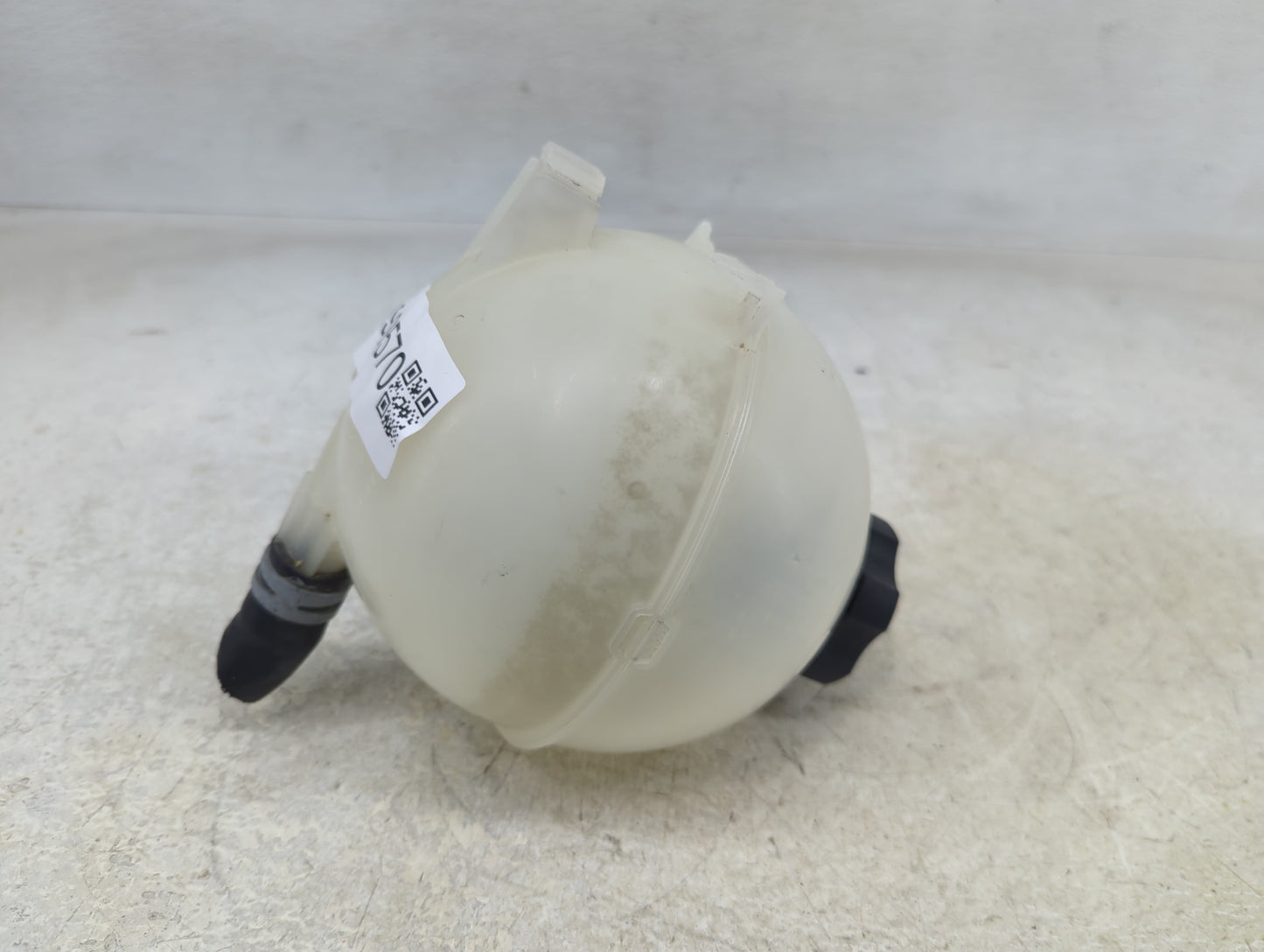 2020-2020 Cadillac Xt6 Radiator Coolant Overflow Expansion Tank Bottle - Oemusedautoparts1.com