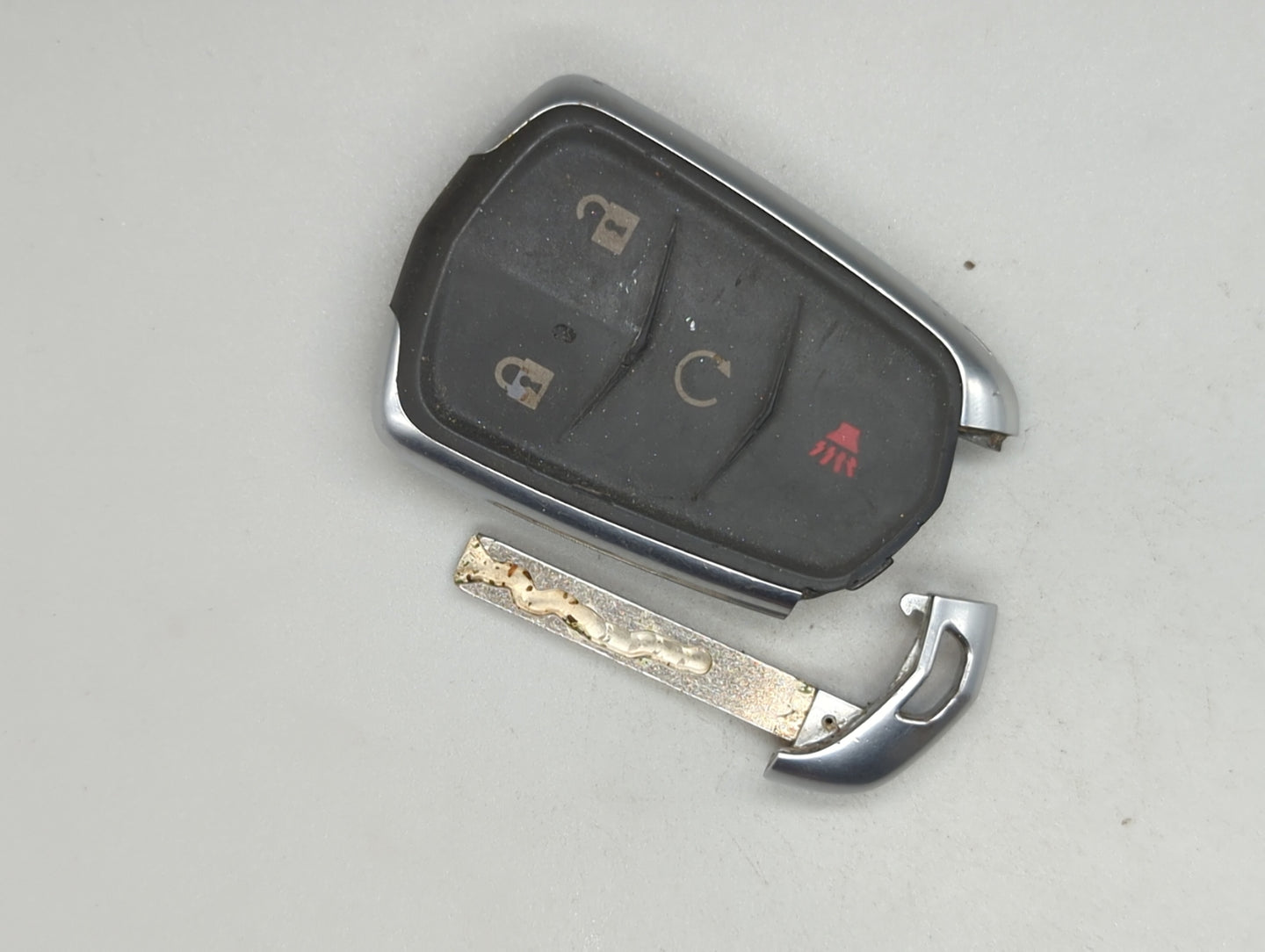 Cadillac Xt6 Keyless Entry Remote Fob HYQ2EB 13591382 4 buttons - Oemusedautoparts1.com