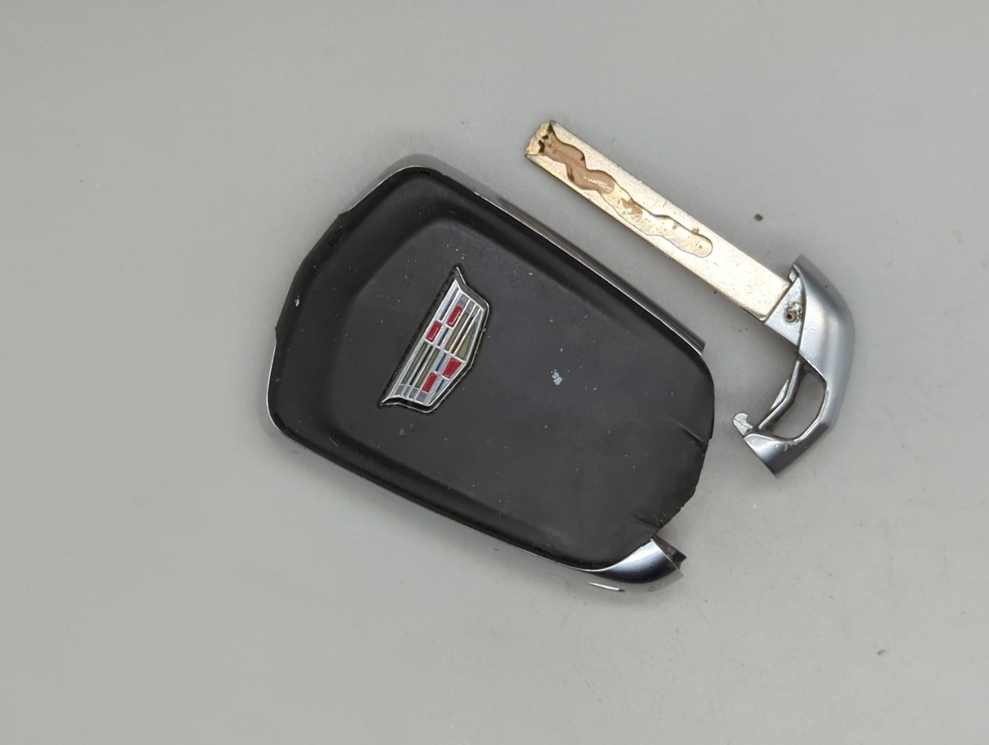 Cadillac Xt6 Keyless Entry Remote Fob HYQ2EB 13591382 4 buttons - Oemusedautoparts1.com