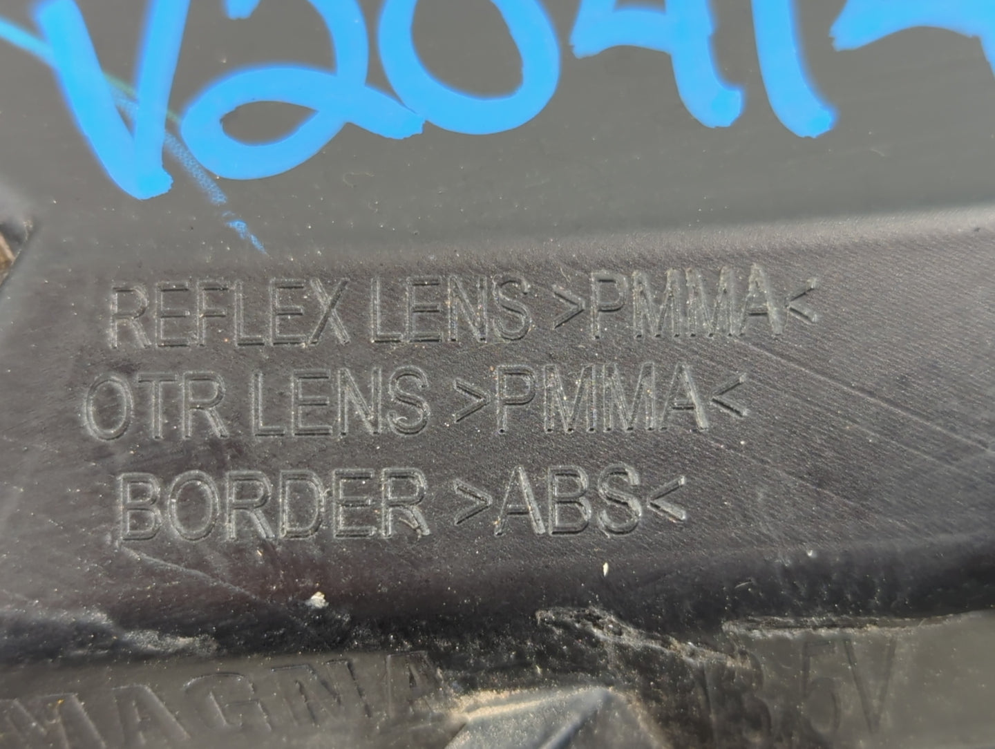 2019-2022 Chevrolet Blazer Tail Light Assembly Passenger Right OEM Fits Fits 2019 2020 2021 2022 OEM Used Auto Parts - Oemus