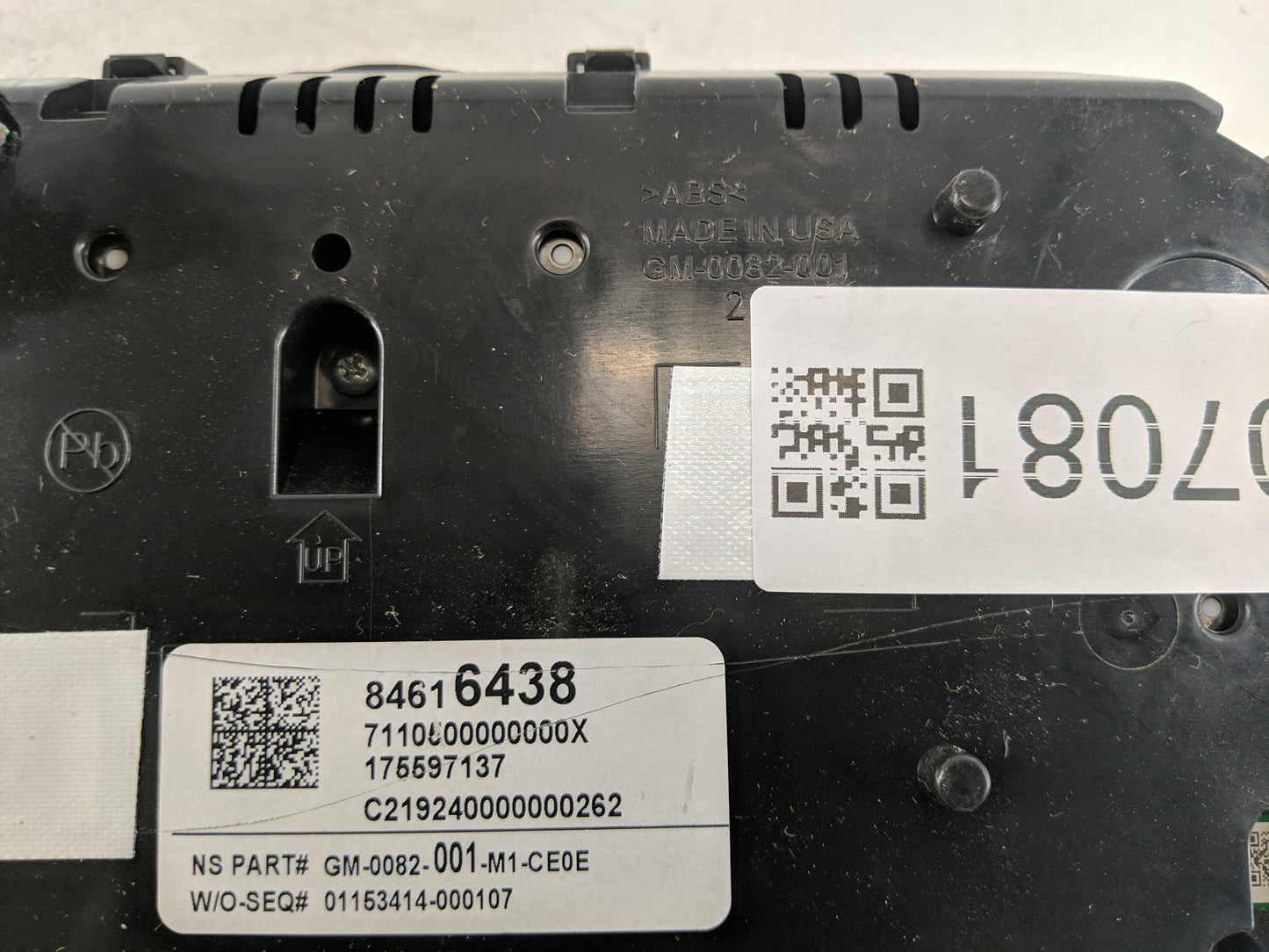 2019-2020 Chevrolet Blazer Instrument Cluster Speedometer Gauges P/N:84616438 Fits Fits 2019 2020 OEM Used Auto Parts - Oemu
