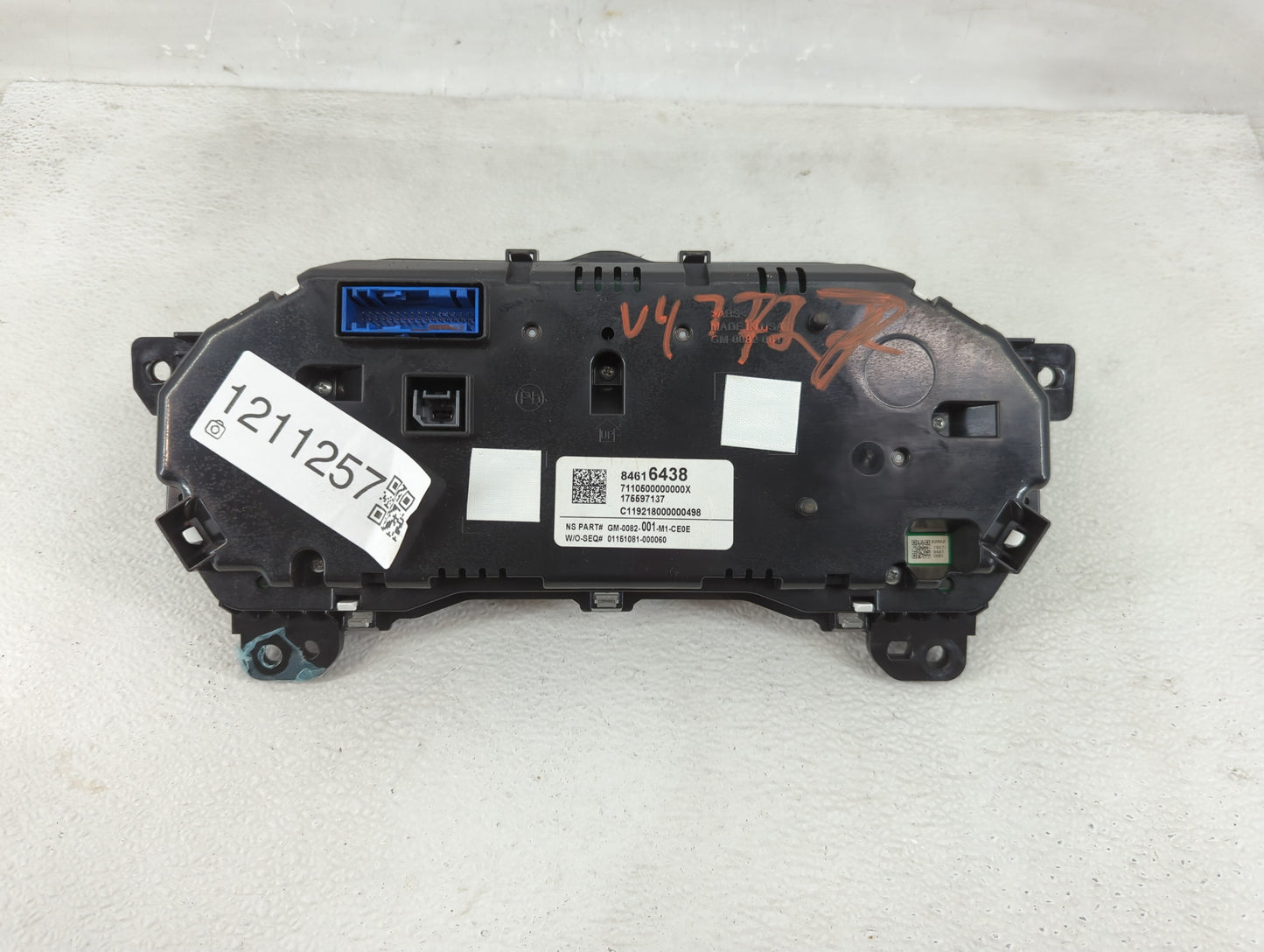 2019-2020 Chevrolet Blazer Instrument Cluster Speedometer Gauges P/N:84616438 Fits Fits 2019 2020 OEM Used Auto Parts - Oemu
