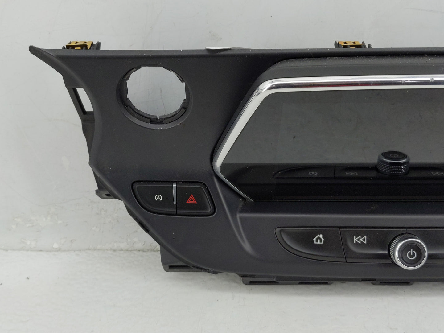 2020 Chevrolet Blazer Radio AM FM Cd Player Receiver Replacement P/N:84735960 Fits OEM Used Auto Parts - Oemusedautoparts1.c