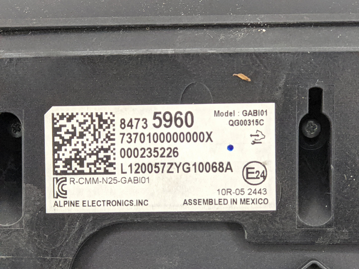 2020 Chevrolet Blazer Radio AM FM Cd Player Receiver Replacement P/N:84735960 Fits OEM Used Auto Parts - Oemusedautoparts1.c