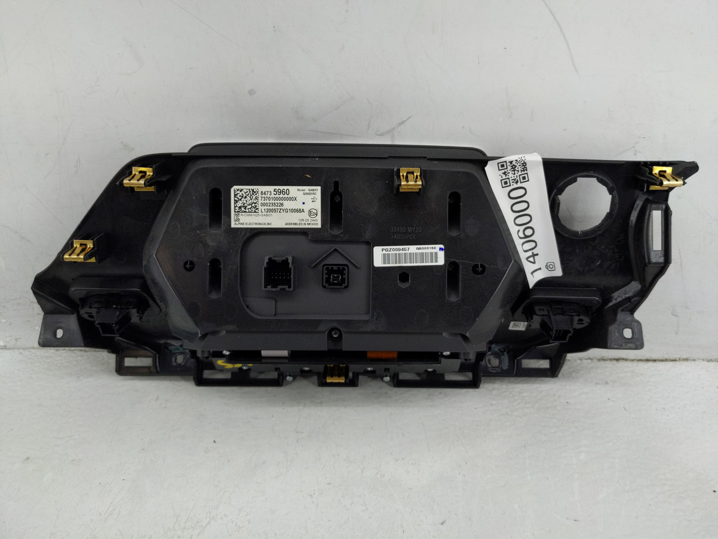 2020 Chevrolet Blazer Radio AM FM Cd Player Receiver Replacement P/N:84735960 Fits OEM Used Auto Parts - Oemusedautoparts1.c