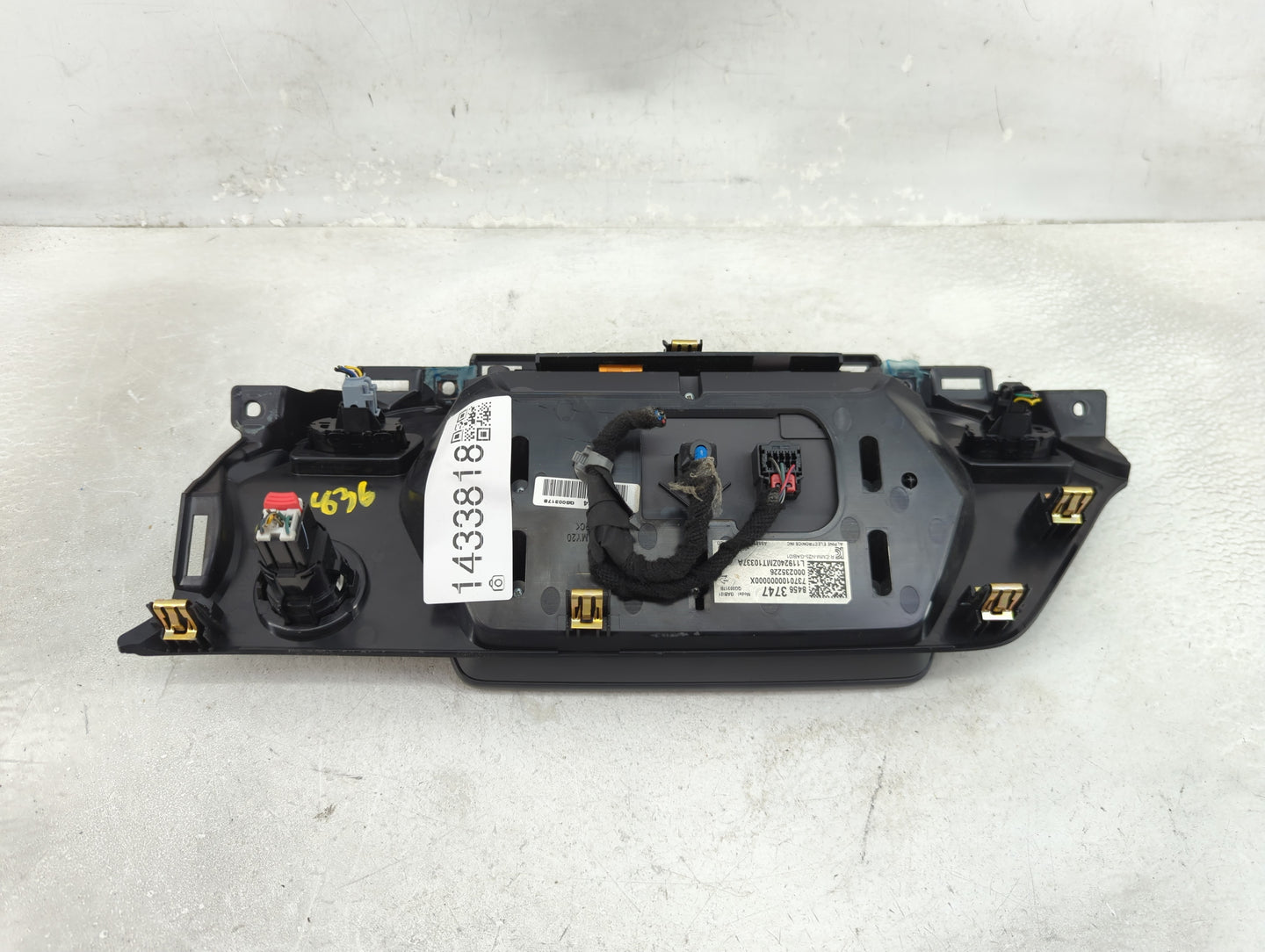 2020 Chevrolet Blazer Information Display Screen Black - Oemusedautoparts1.com